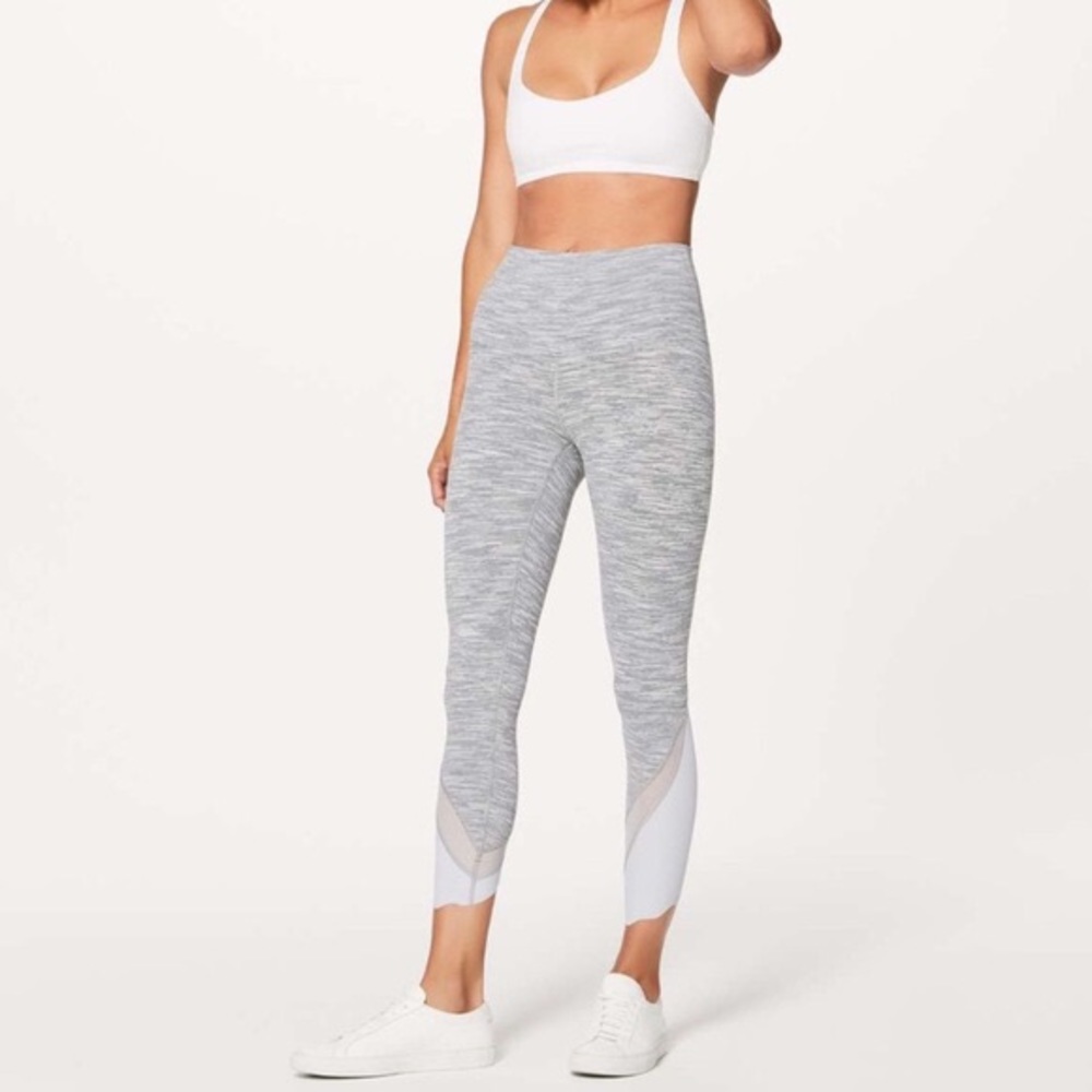 23 crop lululemon scallop leggings